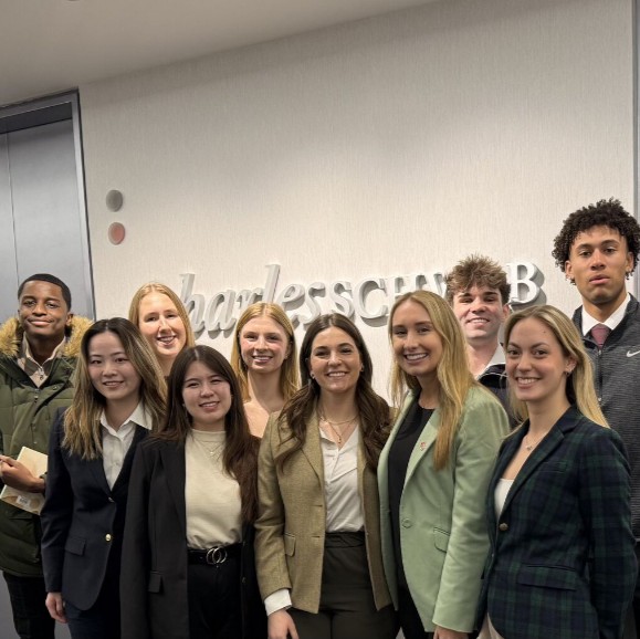 Students from Financial Occupations Club for University Students at Charles Schwab